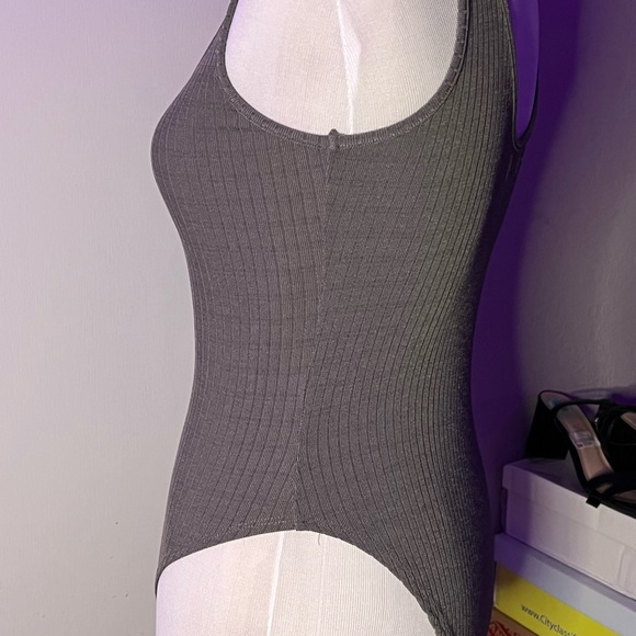 Gray one piece ☑️ - Picture 5 of 5